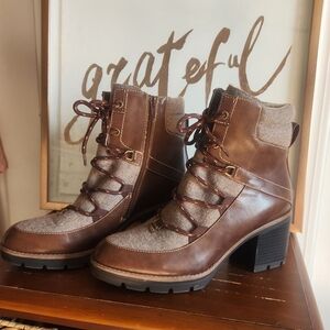 Naturalizer Brown and Tan Women's Ankle Boots